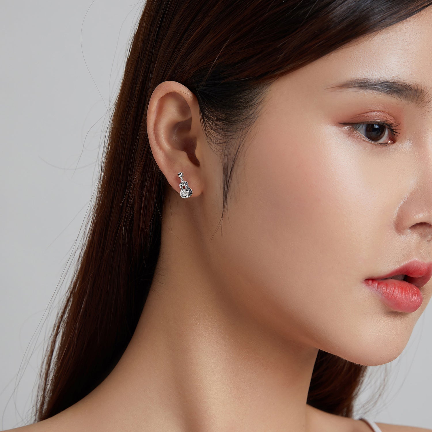 "Sylvory 925 Sterling Silver Guitar Groove Studs"