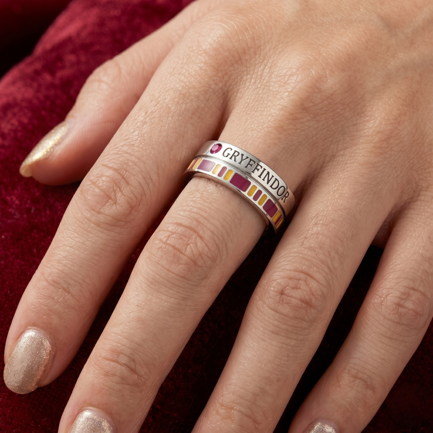 Silver Gryffindor Spirit Band Ring Secondary image