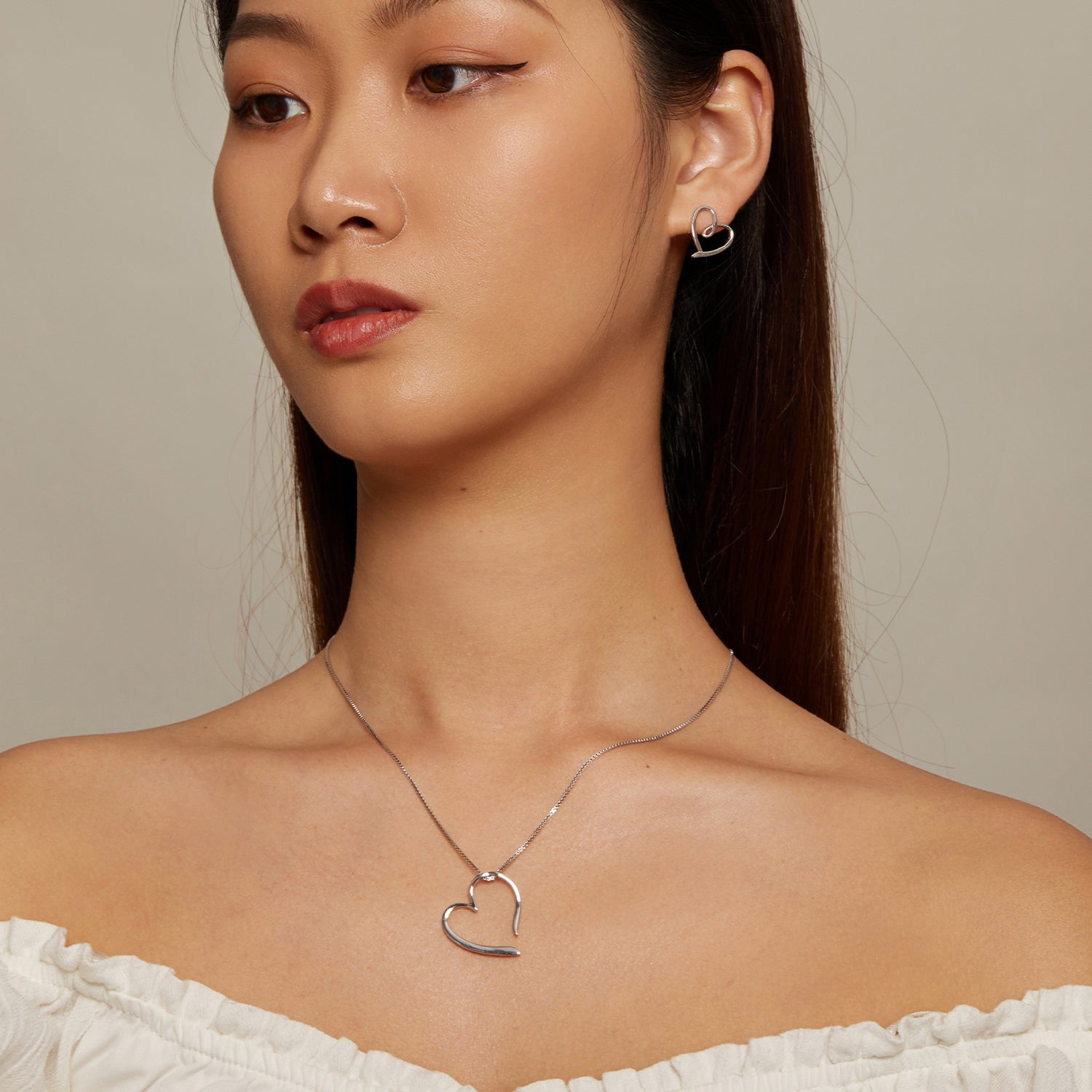 "Sylvory 925 Sterling Silver Heart Halo Studs"