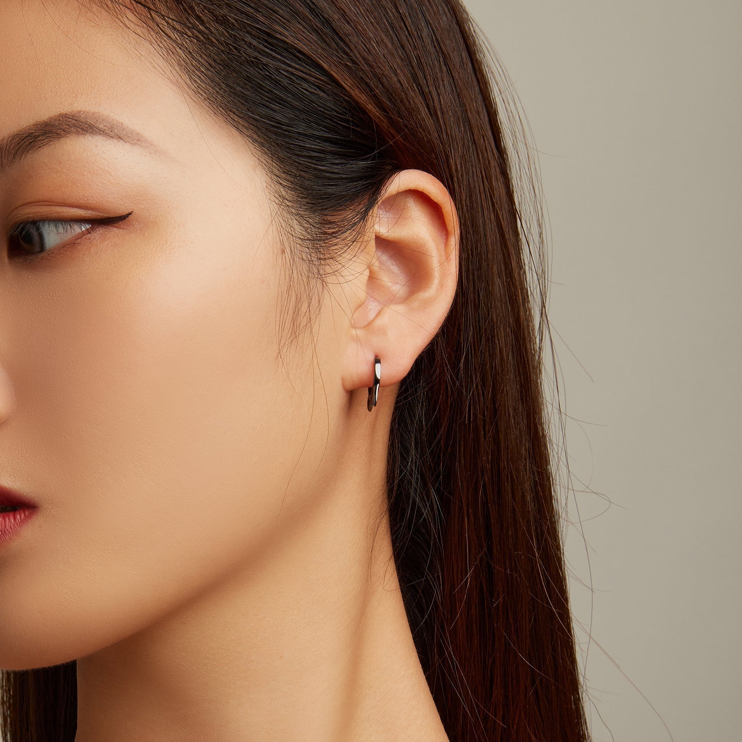 "Sylvory 925 Sterling Silver Purrfectly Chic Hoops"