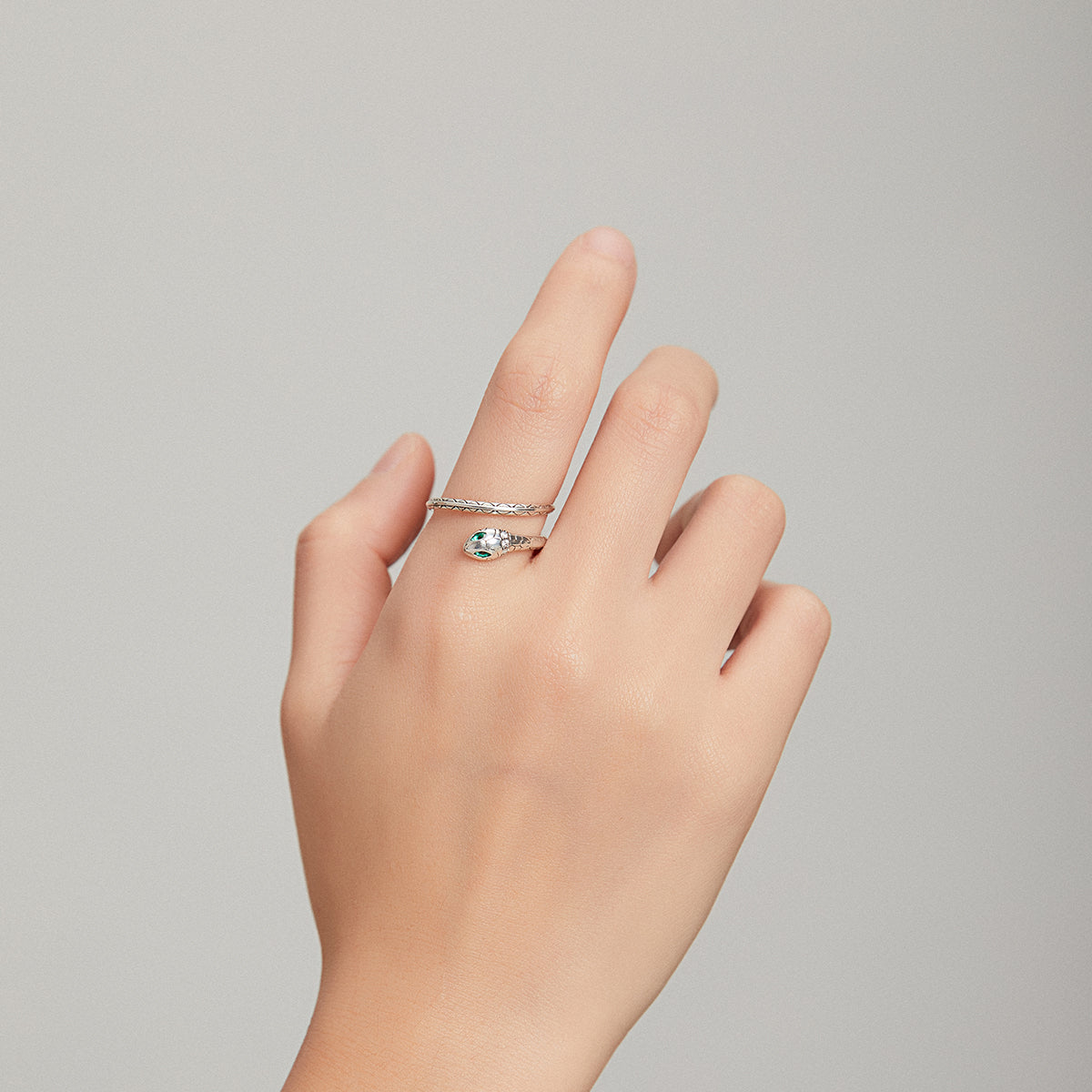 "Sylvory 925 Sterling Silver Slithering Elegance Ring"