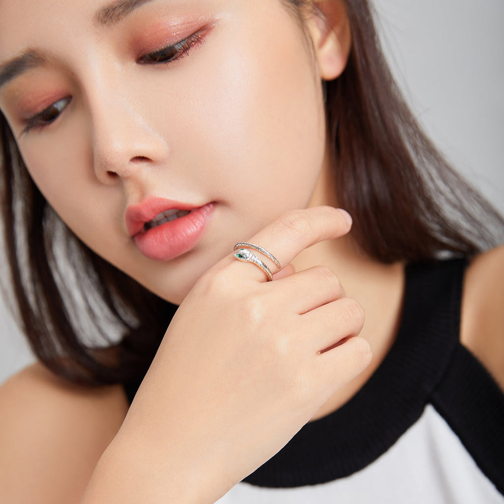 "Sylvory 925 Sterling Silver Slithering Elegance Ring"