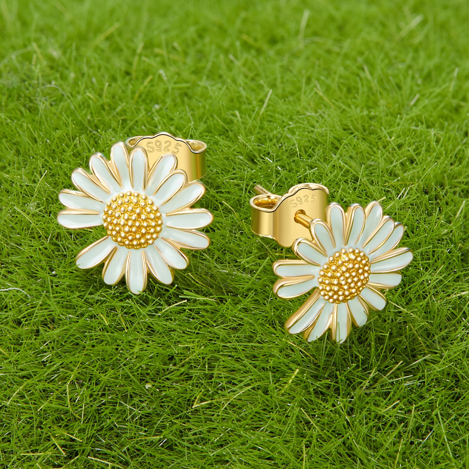 Sylvory 925 Sterling Silver Petite Daisy Studs